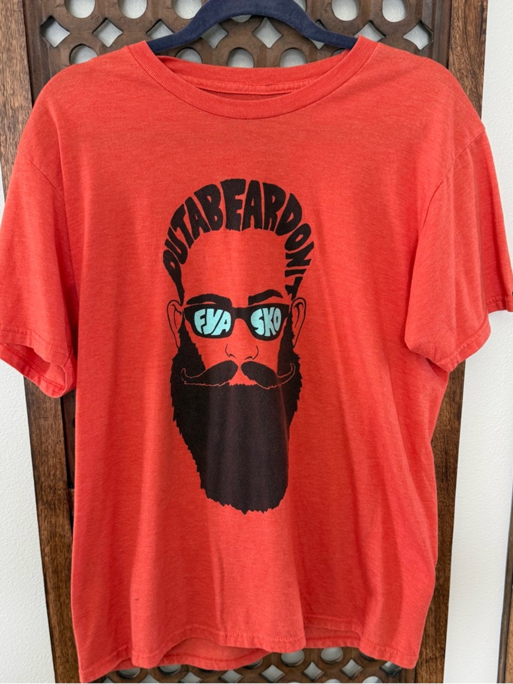 FYASKO Graphic Tee Beard Sunglasses Unisex Size Large Orange Funny T-Shirt